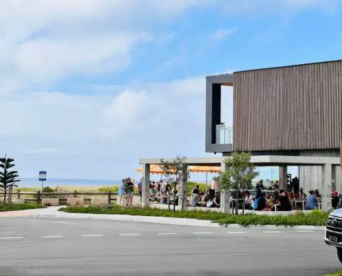 Cafe overlooking Mona Vale Beach
